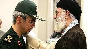 محمد باقری دریافت نشان فتح.jpg