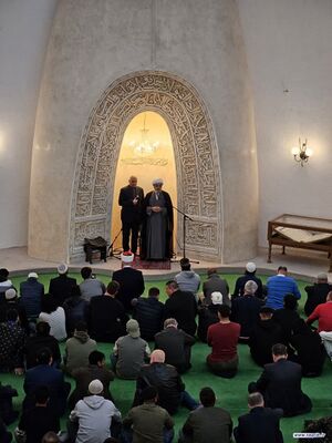 شرکت در نمازجمعه زاگراب.jpg