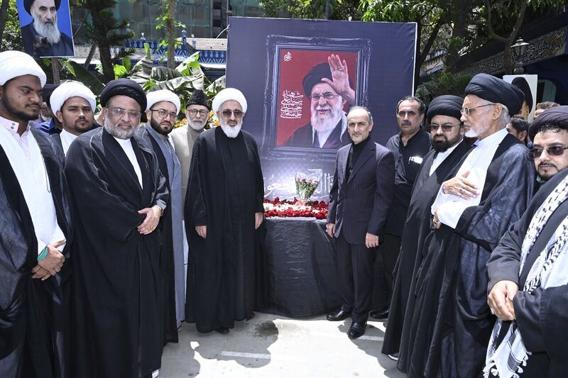 File:رہبر شہید.jpg