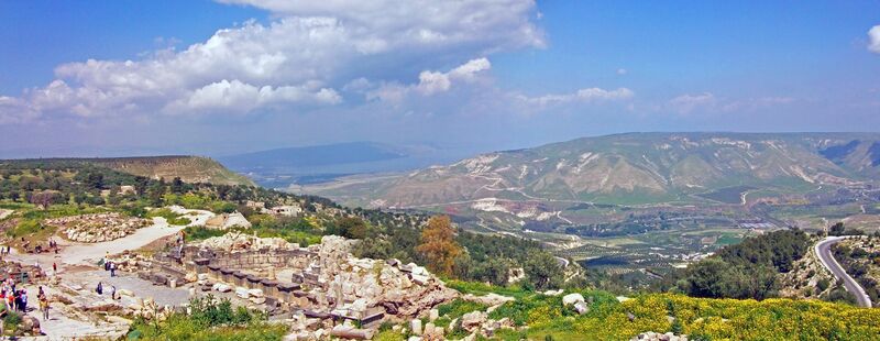 File:Umm Qais Galilee-Golan panorama.jpg