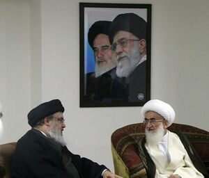 دیدار سید حسن با آیتالله نوری.jpg