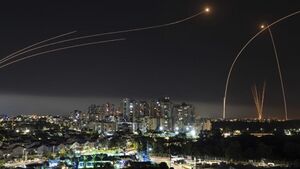 گنبد آهنین.jpg